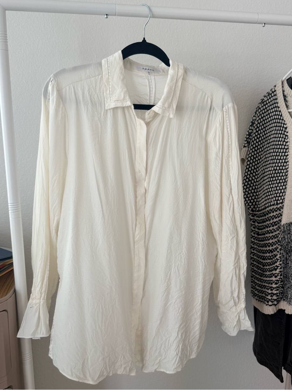 Frame Denim Ivory Long-Sleeve Silk Button-Down Blouse with Lace Detail - XL